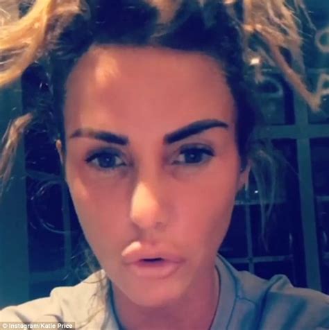 Katie Price Shares Make Up Free Selfie Of Natural Look Daily Mail