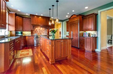 What Color Hardwood Floors Look Good With Cherry Cabinets