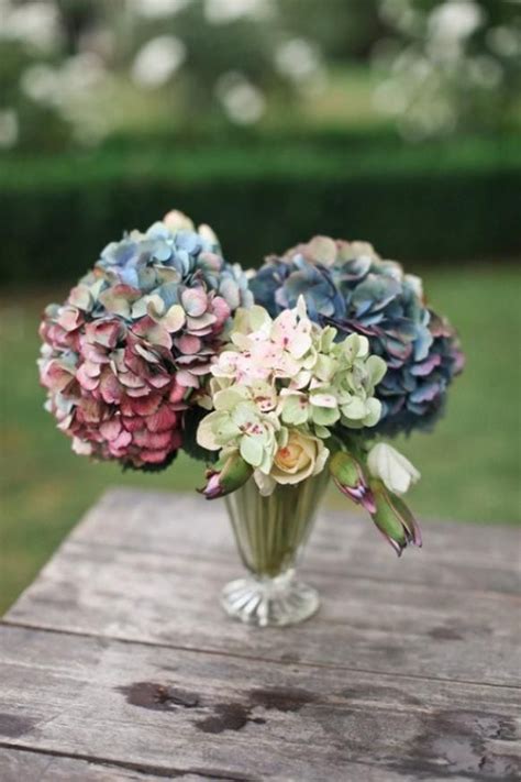 The ideal time to cut hydrangea blooms to dry is toward the end of their growing season (august through october), when the larger petals are starting to change color. Centerpieces | Beautiful flowers, Hydrangeas wedding ...