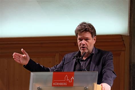 Gerade sitzt robert habeck bei markus lanz. Robert Habeck (2019) — Extremnews — Die etwas anderen ...