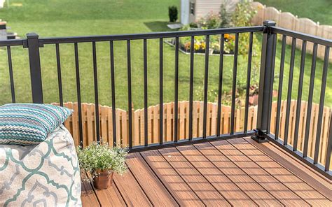 Discover how trex can transform your garden. TREX BLACK TOP/BOTTOM RAIL WITH 13 SQUARE BALUSTRADES 1060 (H) X 1820 (W) HORIZONTAL ...