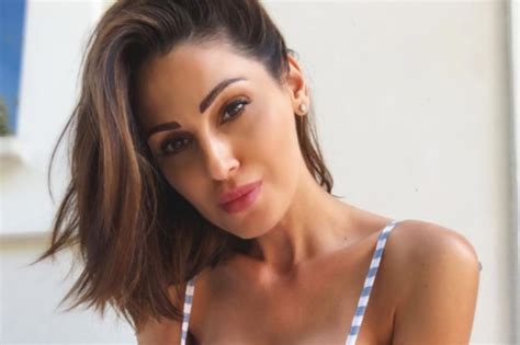 Anna tatangelo (born 9 january 1987) is an italian pop singer and television personality. Anna Tatangelo Instagram, sporting goods and curves crazy ...