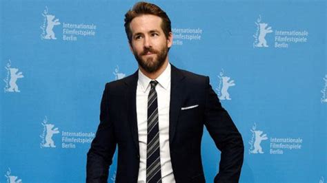 Ryan Reynolds Father Dies After Battle With Parkinsons Disease
