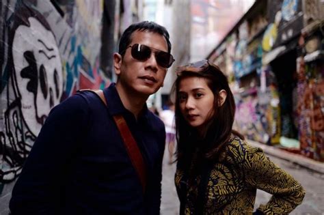 Pasangan ini sudah dikaruniai dua orang anak, yaitu. Deretan Selebriti yang Menikah dengan Duda. Kadang Jodoh ...