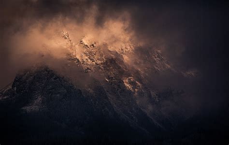 1600x1013 Nature Landscape Photography Mountains Snowy Peak Sunlight