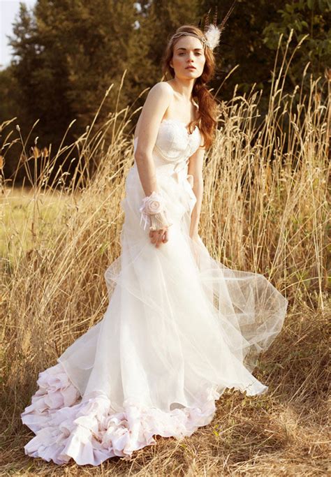 Fall 2013 Spotlight Wedding Dress Trends Tulle And Chantilly Wedding Blog