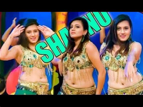 Srilankan Actress Shanudrie Priyasad Hot Navel Dance