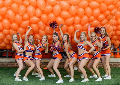 Pictures Of Universities And Colleges Sexy Universities Cheerleaders