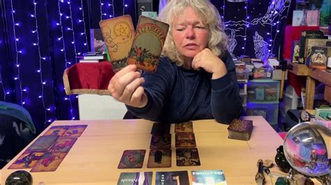 DAILY TAROT GUIDANCE 💜💜💜 The answer is being unmasked ⭐️ DAILY TAROT