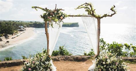 How To Buy Or Diy Marvelous Portable Arches For Your Wedding A