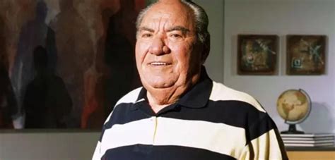 Nascido na polônia, numa família judaica, era naturalizado brasileiro. Veja as acusações não reveladas de crimes sexuais de ...