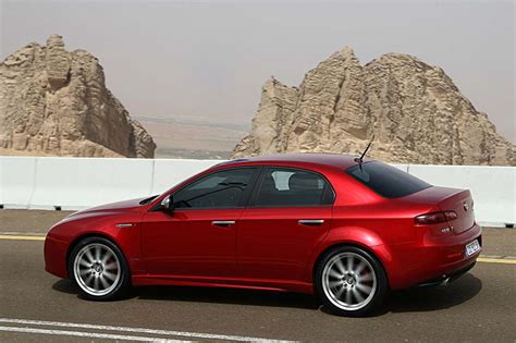 Technical specifications and characteristics for【alfa romeo 159】 data such as fuel consumption power engine maximum speed and many others. Fiche technique Alfa-Romeo 159 1750 TBi 2012