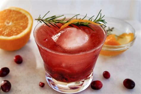Easy Pomegranate Cocktail | Everyday Gourmet with Blakely | Cocktails