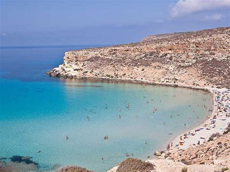 809 hecktar bei einer bevölkerungsdichte von 169 einwohner pro quadratkilometer. Die Insel Lampedusa - Meer - Reisetipps