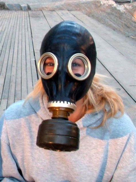 Pin By Keyboard On Military Gas Mask In 2020 Gas Mask Girl Gas Mask