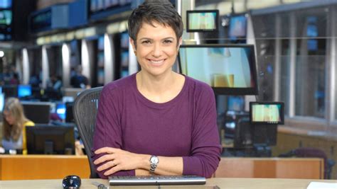 Conheça alguns fatos relevantes e desconhecidos sobre a vida pessoal e profissional da apresentadora, atriz e. Walcyr Carrasco mostra foto de Sandra Annenberg quando era ...