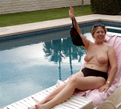 Mujeres de mediana edad desnuda con tetas caídas Whittleonline