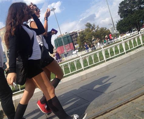 İstanbul mini etekli liseli kızlar sokakta gizli çekim türk ifşa yeni tüm fotoğraflar için