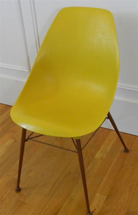 Vintage 1960s Sam Avedon Flexible Molded Plastic Shell Chair Mid