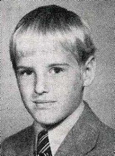 Owen wilson is an actor and screenwriter known for his roles in films like 'the royal tenenbaums' and 'the life aquatic with steve zissou'. Owen Wilson Before Nose Broke | Celebrity yearbook photos ...