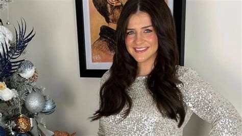 Coronation Street Star Rebecca Ryan Reveals Shes Expecting Her First