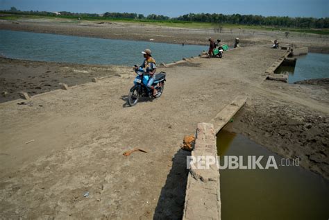 Terdampak Kemarau Panjang Air Waduk Gajah Mungkur Surut 5 Cm Tiap