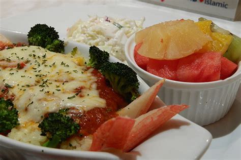 Salad and pasta is ok. "Cheezy Rice Treasure" Menu Sedap di Kenny Rogers ROASTERS
