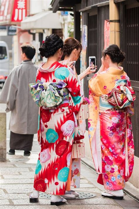 Kyoto Japan November 7 2017 Girls In A Kimono On A City Street