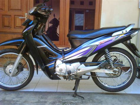 Modifikasi honda karisma 125 thailook wave r 125 motor tua tampang. Modifikasi Motor Honda Kharisma X - Thecitycyclist