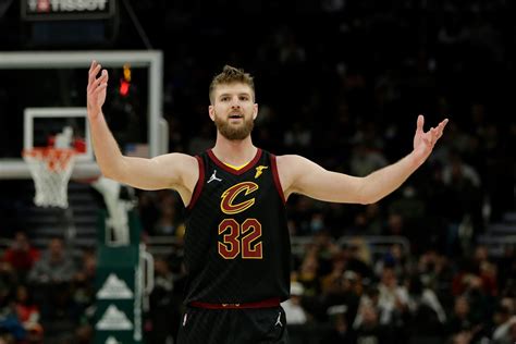 How Good Is Dean Wade? Does Dean Wade Play In The NBA? - ABTC