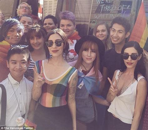 The Veronicas Lisa Origliasso Performs At Same Sex Marriage Rally With Twin Jessica Daily