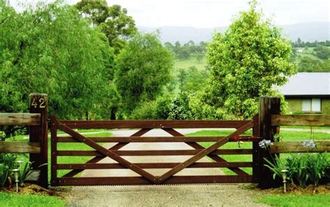 The Highlander Gate Select Your Size Farm Fence Gate Farm Gates
