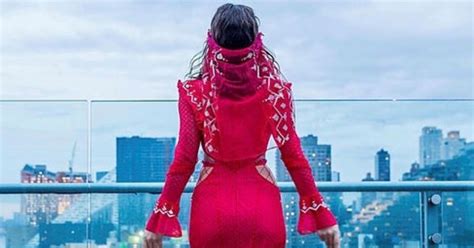 Rüyada kırmızı elbise giymek ne anlama gelir?