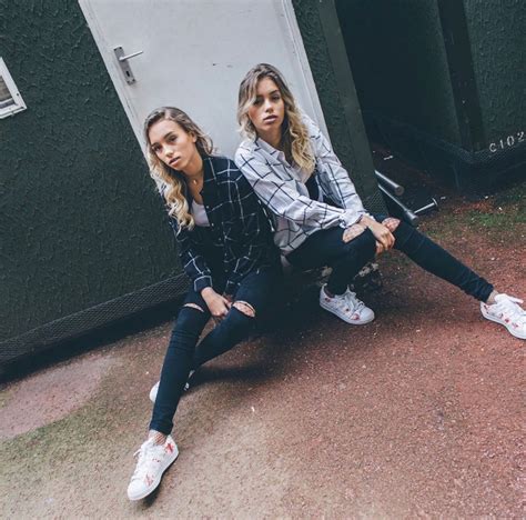 Lisa And Lena ♡ I U Rose Gold Clothes Lisa Or Lena Twins Fashion Estilo Grunge Best Friend