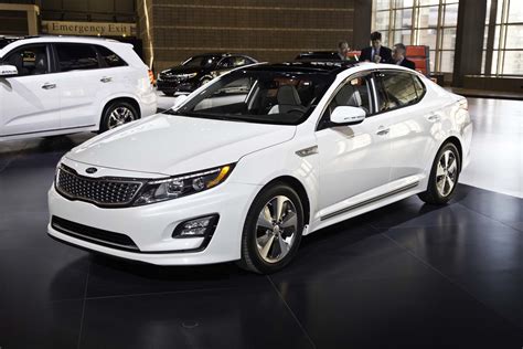 Facelifted 2014 Kia Optima Hybrid Debuts At 2014 Chicago Auto Show