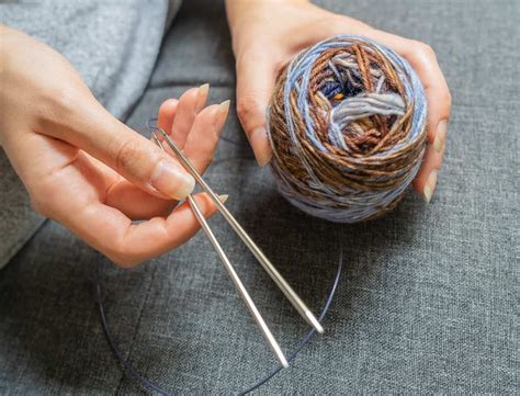 The 3 Best Yarns For Entrelac Knitting - The Creative Folk