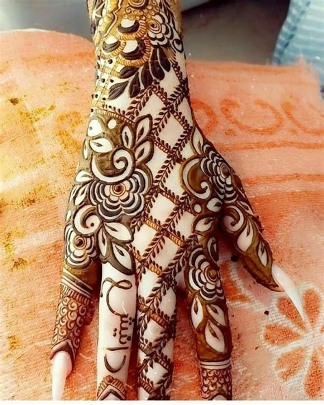 pin by tabassum on arabian art in 2020 mehndi art designs dulhan mehndi designs floral henna