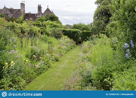 Abbey House Gardens Malmesbury Stock Image Image Of England Shrubs