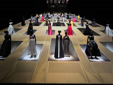 Designer Of Dreams 75 Years Of Christian Dior Exhibit Tokyo Nuvo