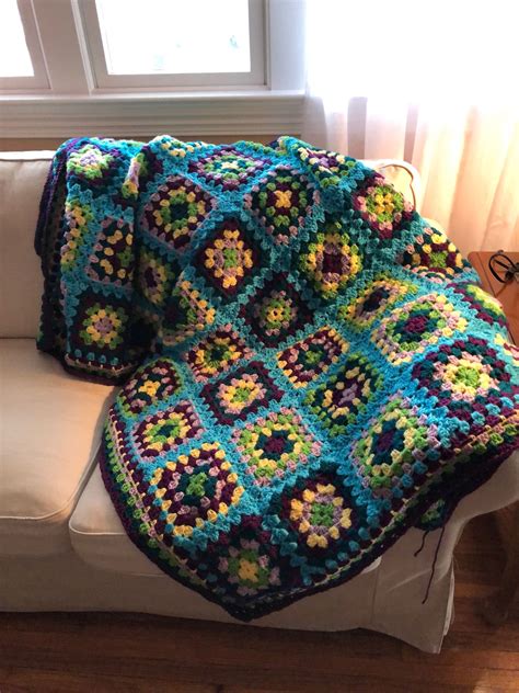 Granny square blanket | Granny square crochet pattern, Granny square, Square blanket