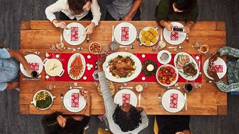 Thanksgiving dinner is the biggest meal of the year. Navigating Thanksgiving Dinner Pitfalls