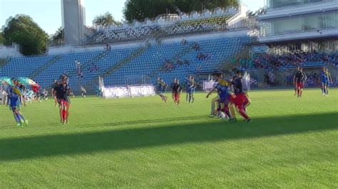 Jun 21, 2021 · marian aliuță (43 de ani) e de părere că fcsb este continuatoarea stelei. Steaua București - fotbal grupa 2006 - CSA Steaua ...