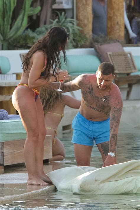 Kyle Walker Annie Kilner Are Seen Chilling Out At Santanna Mykonos X