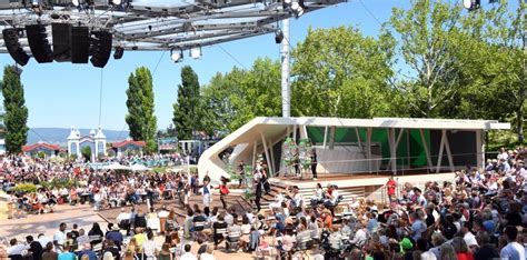 Zuschauer begeistert von andrea kiewels outfit im fernsehgarten. ZDF Fernsehgarten • Ticket + Hotel ab 45 € - Travelcircus