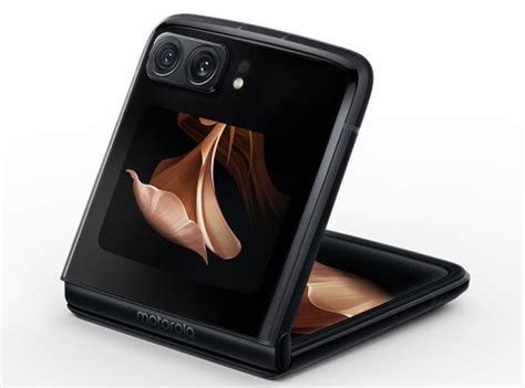 Motorola Razr 2022 Has A Bigger Display Than Samsungs Z Flip 4 Mobi Me