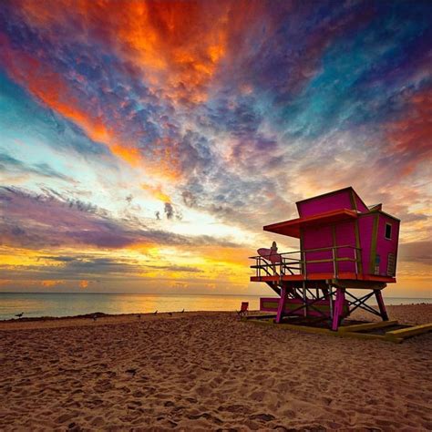 This site uses cookies to improve your experience and to help show content that is more relevant to your interests. Coucher de soleil sur les plages de Miami 🇺🇸😍💖 📷@halzaim ...