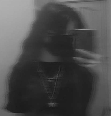 Pinterest Blurred Aesthetic Girl Mirror Shot Face Aesthetic Mirror Selfie Girl
