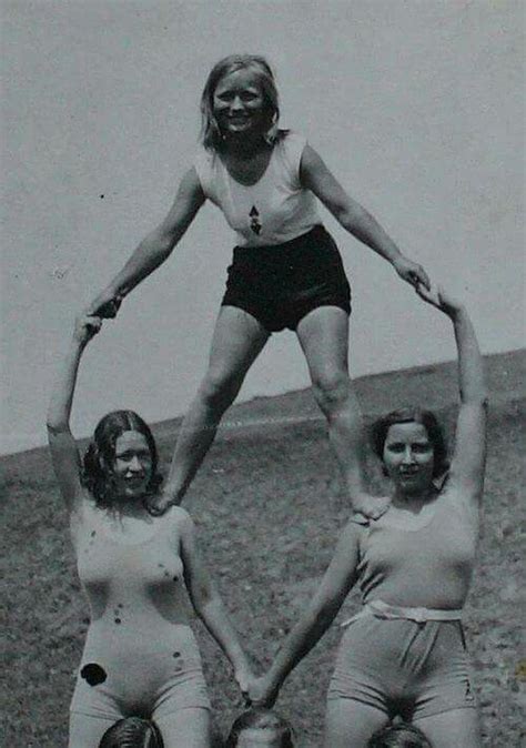 「league Of German Girls Bdm」おしゃれまとめの人気アイデア｜pinterest｜shadow Angel 古い写真 第二次世界大戦 写真