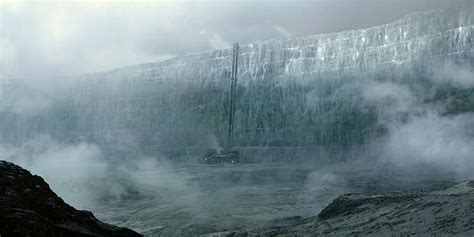 Why The Wall Is More Important Than Ever On Game Of Thrones