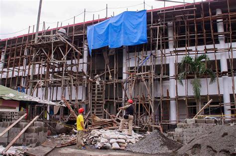 5 Hurt In Scaffolding Collapse In Kalibo Abs Cbn News